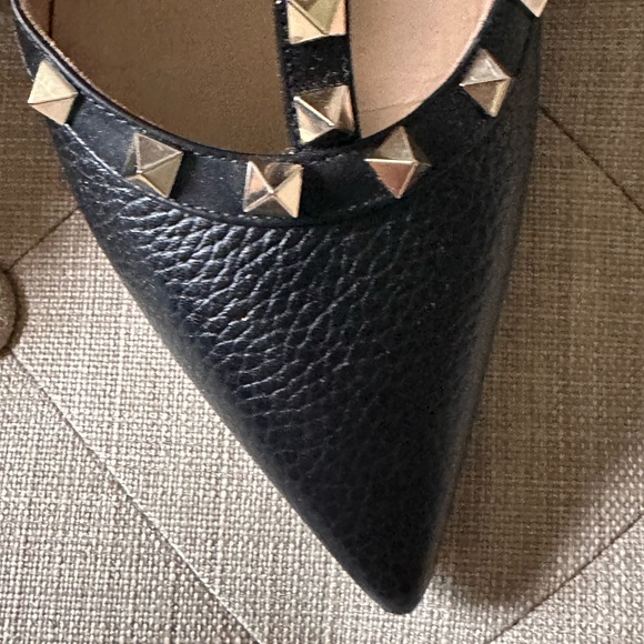 Valentino Garavani Rockstud Ankle Strap Pump in NERO - Picture 5 of 12